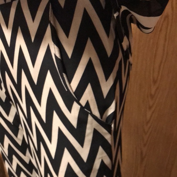 Pants and blouse - Picture 3 of 9